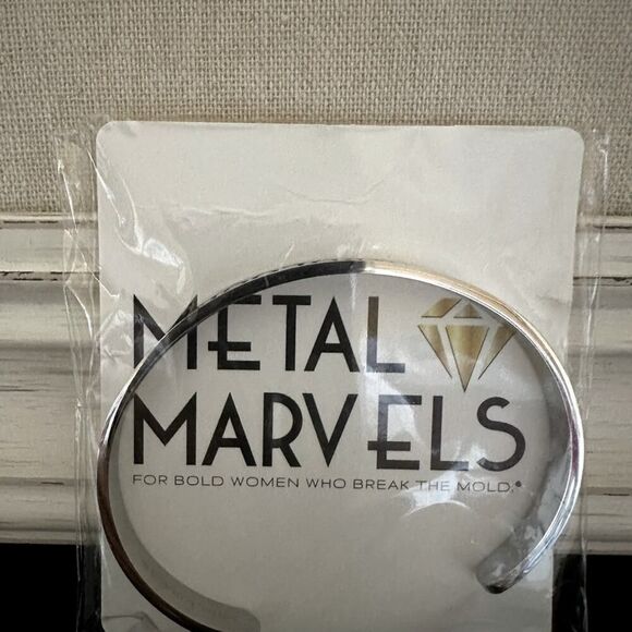 Metal Marvels stainless silver cuff UNAPOLOGETIC NWT - Picture 4 of 4